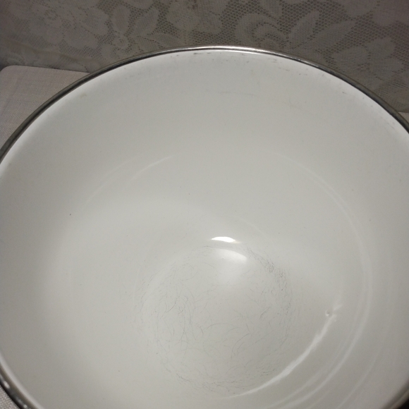 Vintage Kobe Enamelware - Enameled Steel Large Nesting Bowl White & Tulips - Picture 8 of 11